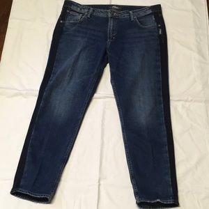 NWOT Silver slim fit ankle jeans.